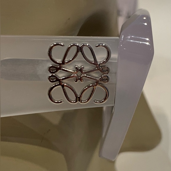 New Women’s Loewe Sunglasses - Picture 6 of 10